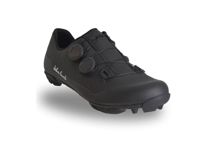 zapatillas-mtb-negras-suela-carbono-doble-cierre (2).jpg